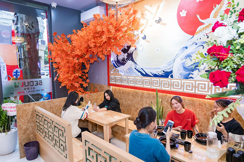 Khch hng mỳ cay Seouly